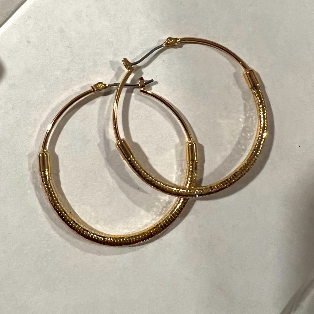 Easy gold tone hoops